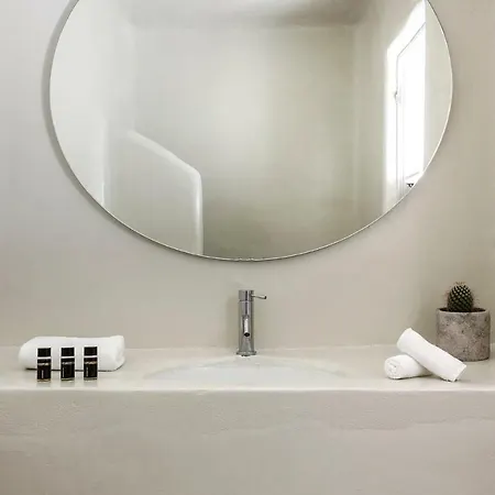 Univa I By The Pearls Collection